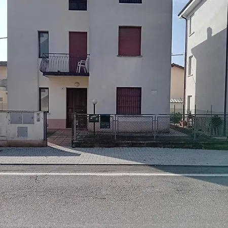 Casa Di Anna * 카스텔프란코에밀라
